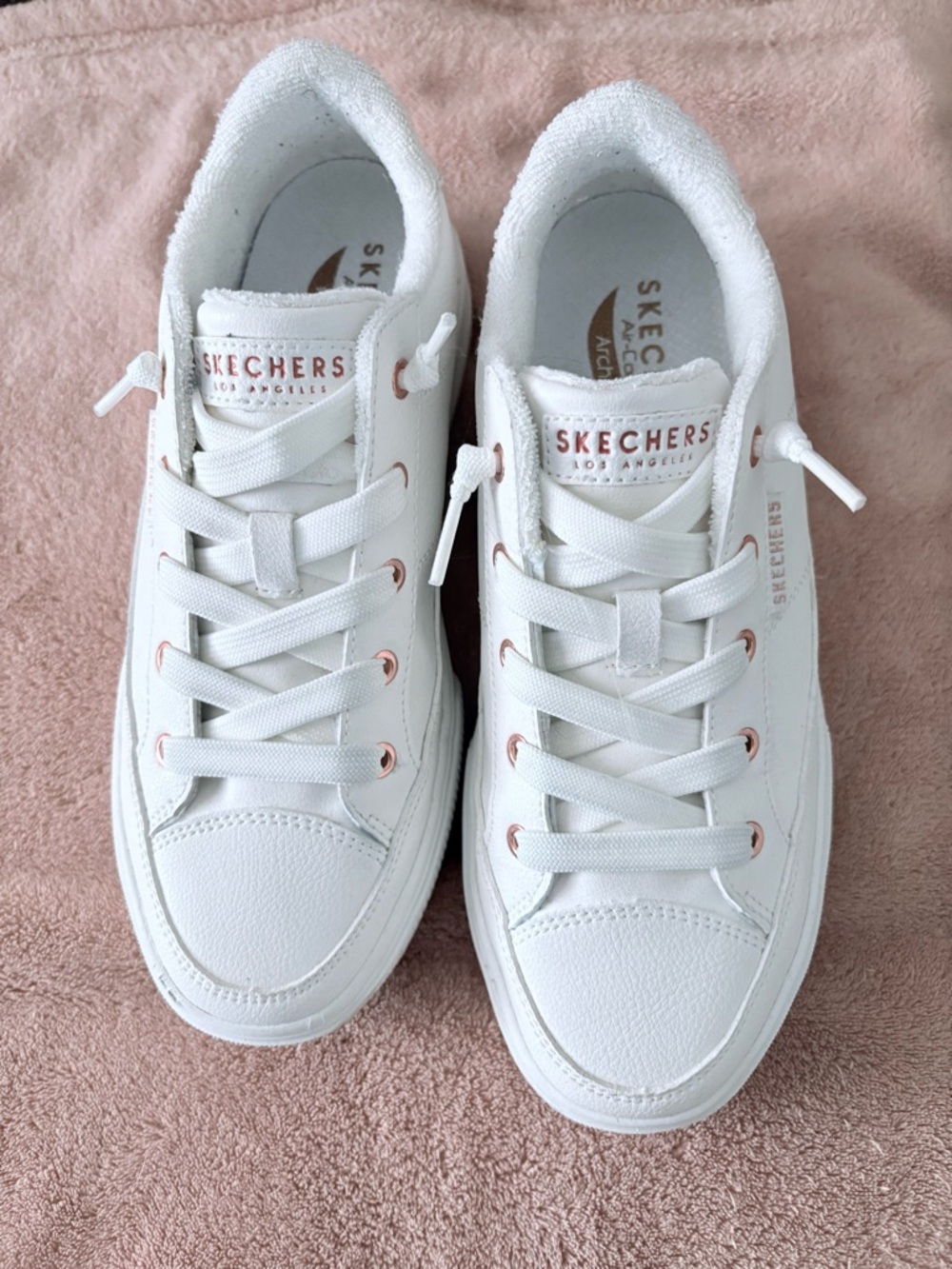 Skechers Women’s Arch Fit-Arcade- On My Way sneakers